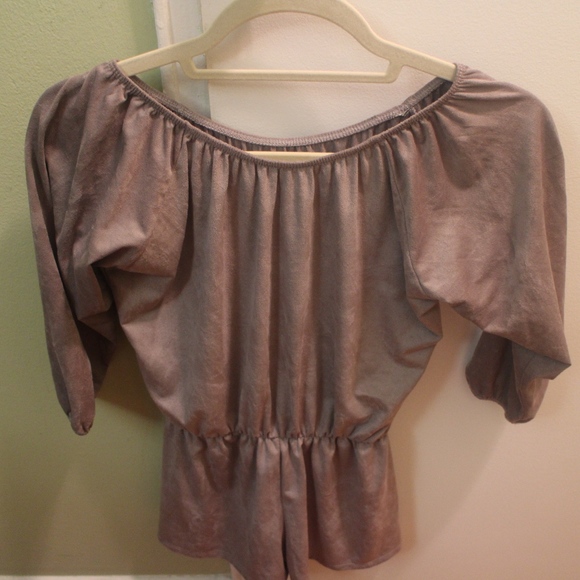 Cheryl Creation Kids size M Off Shoulder Shorts Ro - Picture 1 of 3